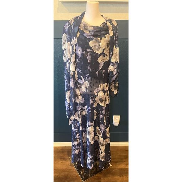 Alex Evenings Women's Sleeveless Printed Chiffon Dress with Shawl - Picture 3 of 8